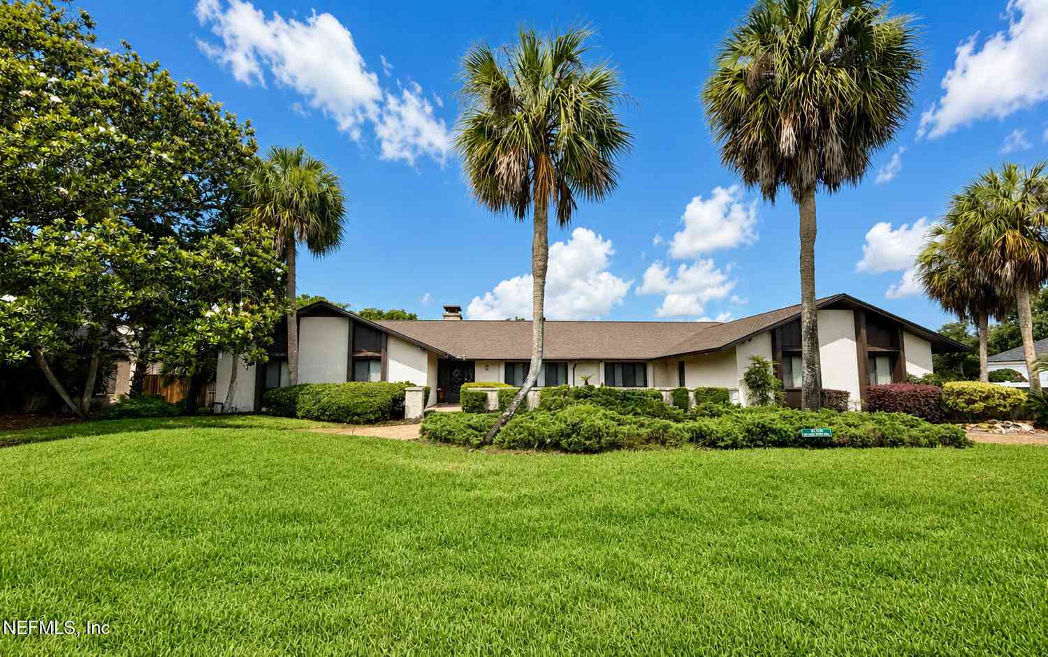 Homes For Sale - 8166 Hunters Grove Road<br/> Jacksonville, FL 32256