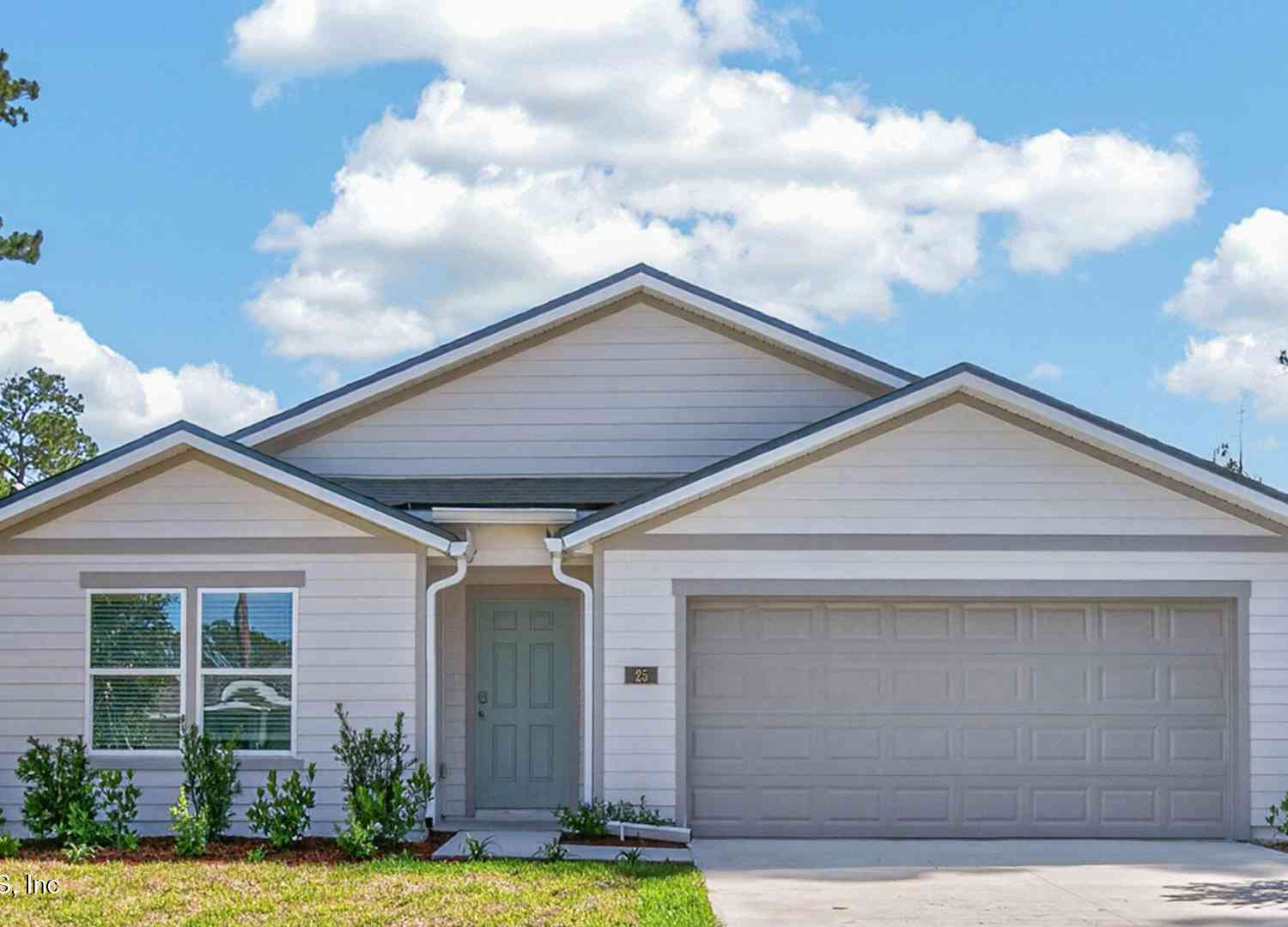 Homes For Sale - 25 Ryapple Lane<br/> Palm Coast, FL 32164