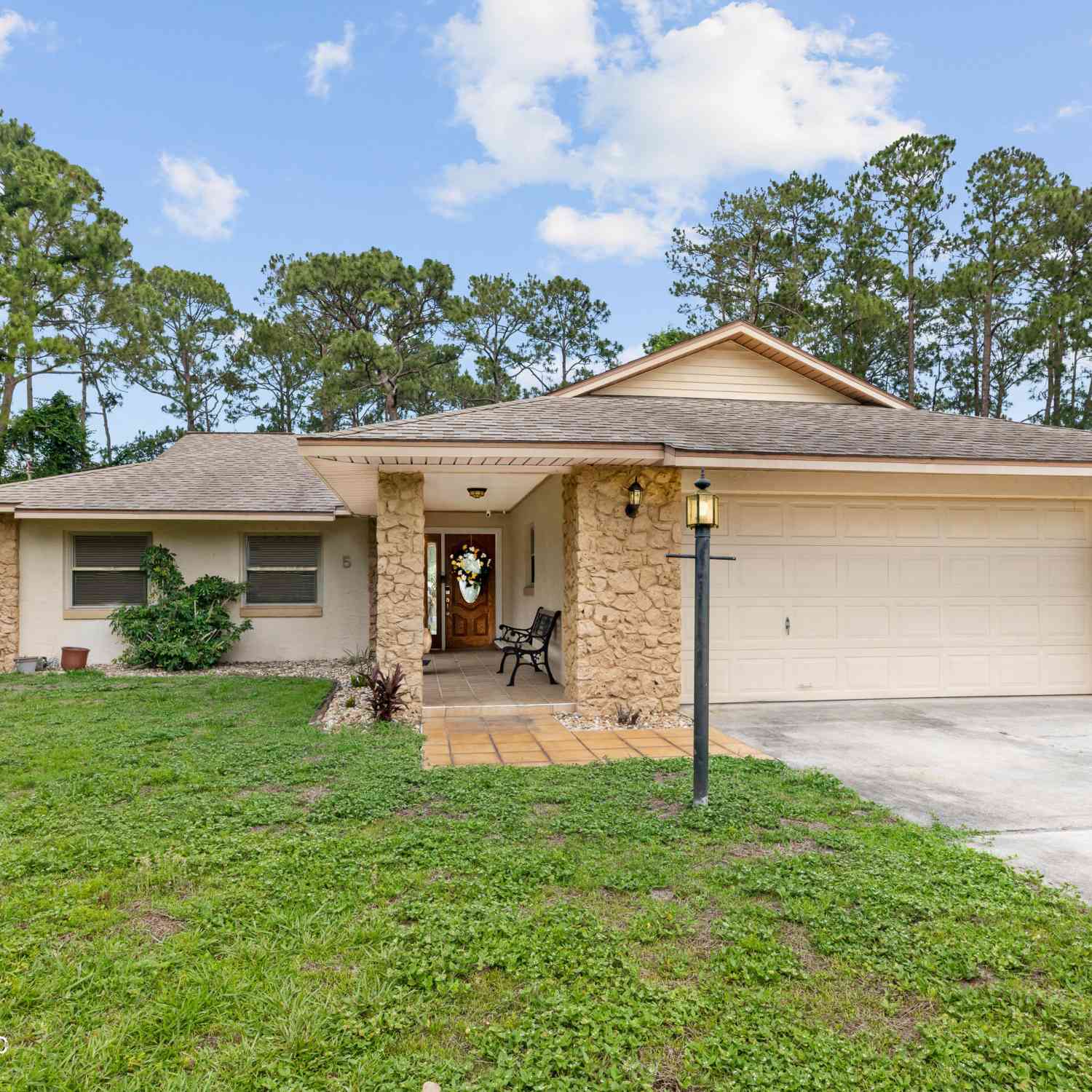 Homes For Sale - 5 Wayland Place<br/> Palm Coast, FL 32164