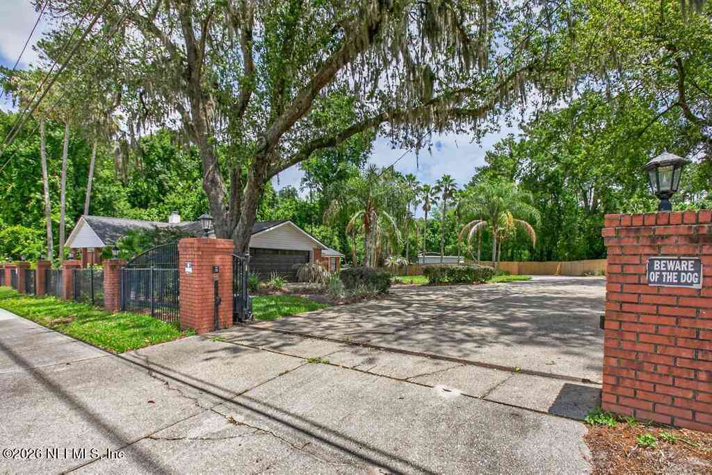 Homes For Sale - 2523 Belfort Road<br/> Jacksonville, FL 32216