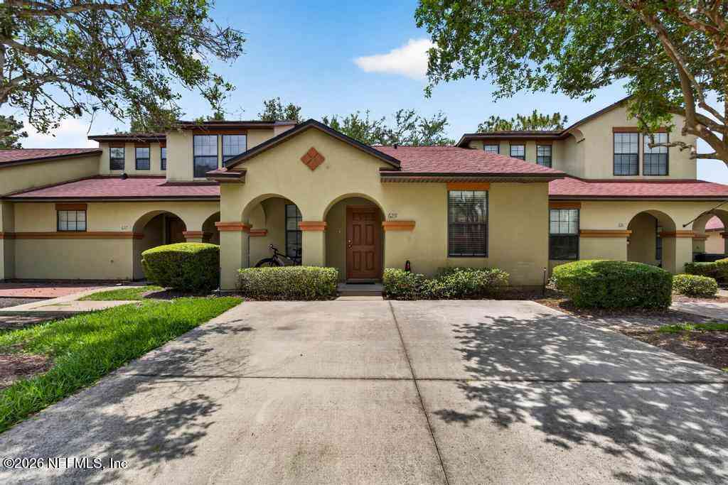 Townhouse For Sale - 629 Briar Way Lane<br/> St. Johns, FL 32259