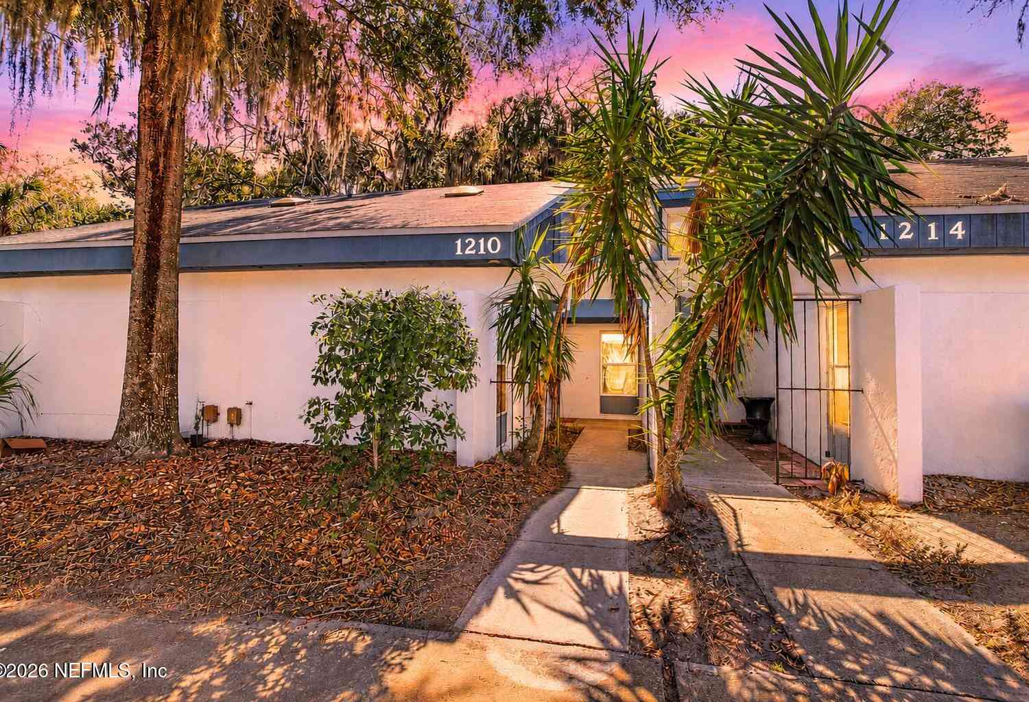 Townhouse For Sale - 1210 Wonderwood Drive<br/> Jacksonville, FL 32233