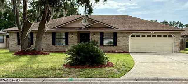 Homes For Sale - 11651 Kennewick Court<br/> Jacksonville, FL 32218