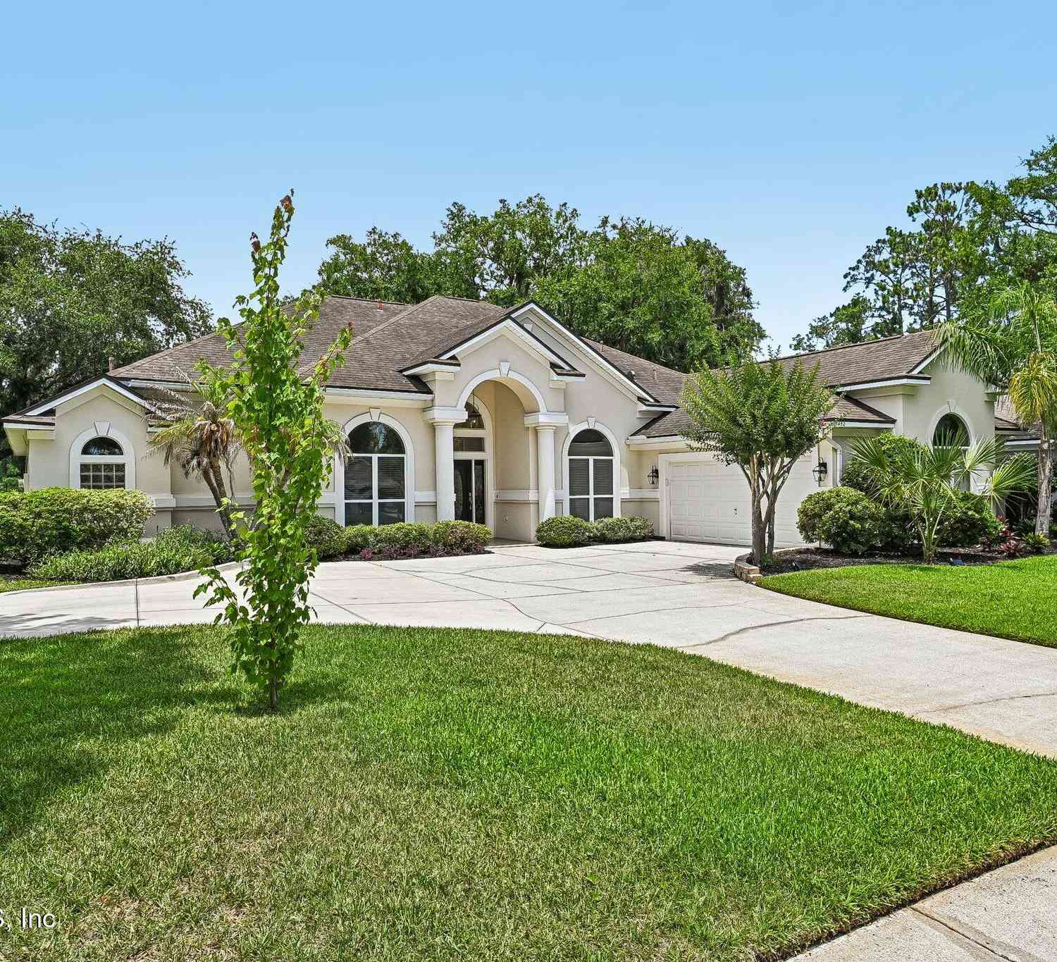 Homes For Sale - 1452 Course View Drive<br/> FlemingKey, FL 32003