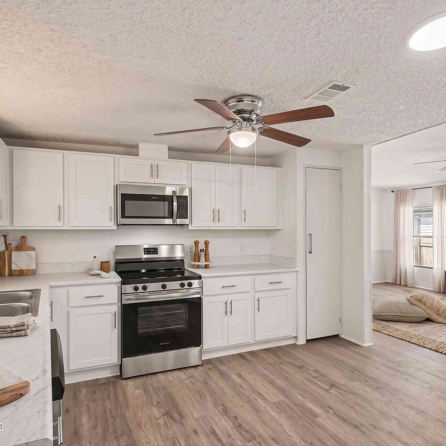 Mobile Home For Sale - 7624 Timberwood Drive<br/> Jacksonville, FL 32256