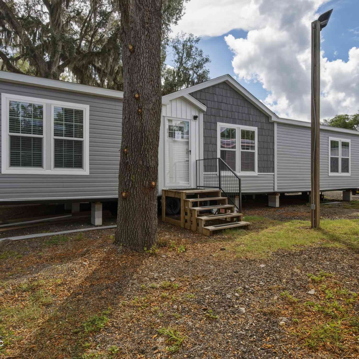 Mobile Home For Sale - 10650 Allison Avenue<br/> Hastings, FL 32145