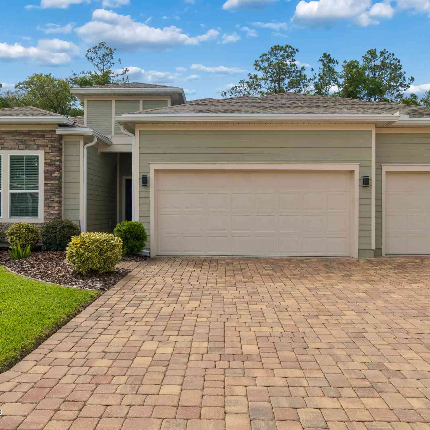 Homes For Sale - 395 Brown Bear<br/> Jacksonville, FL 32259