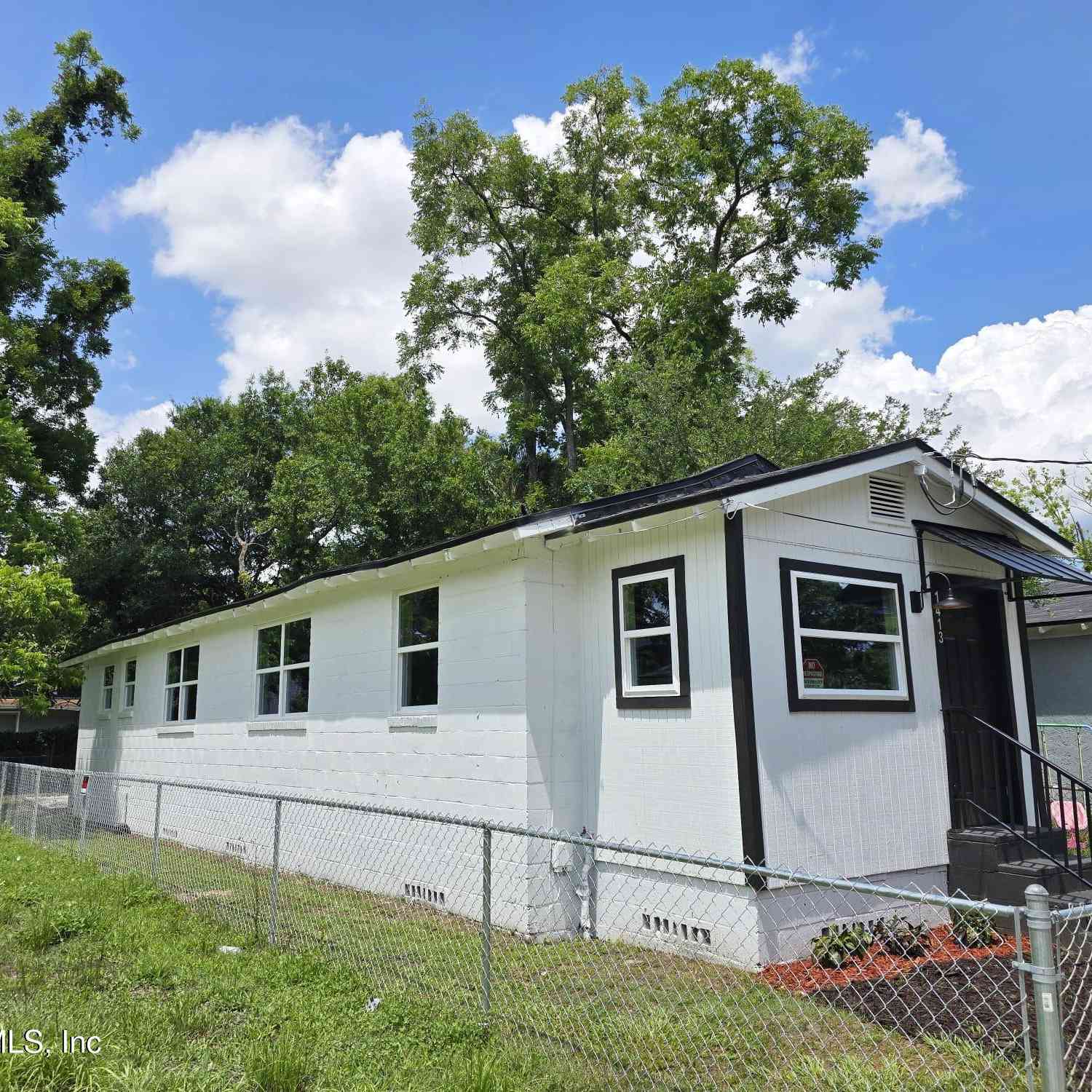 Homes For Sale - 1413 W 21st Street<br/> Jacksonville, FL 32209