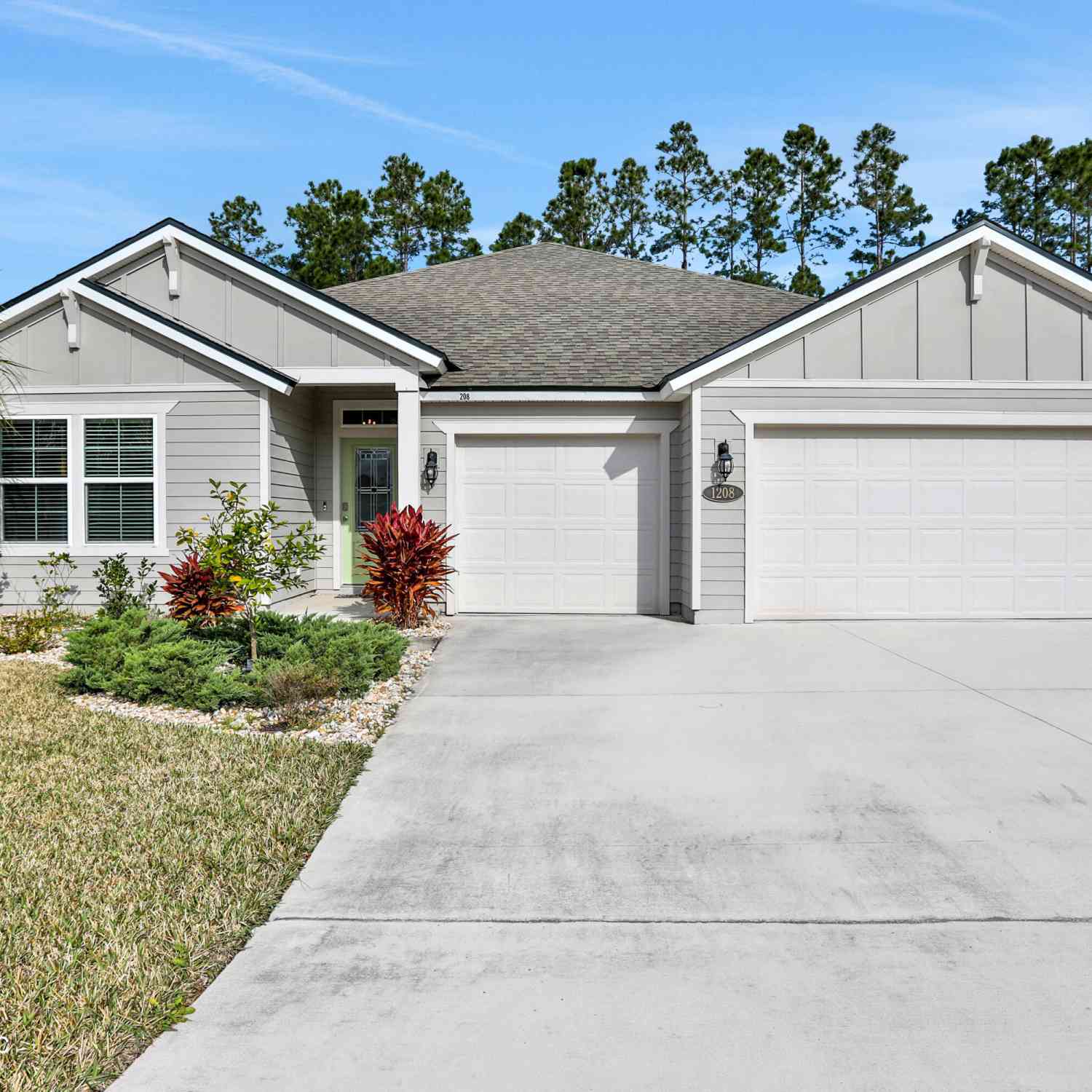 Homes For Sale - 1208 Castle Trail Drive<br/> St. Johns, FL 32259