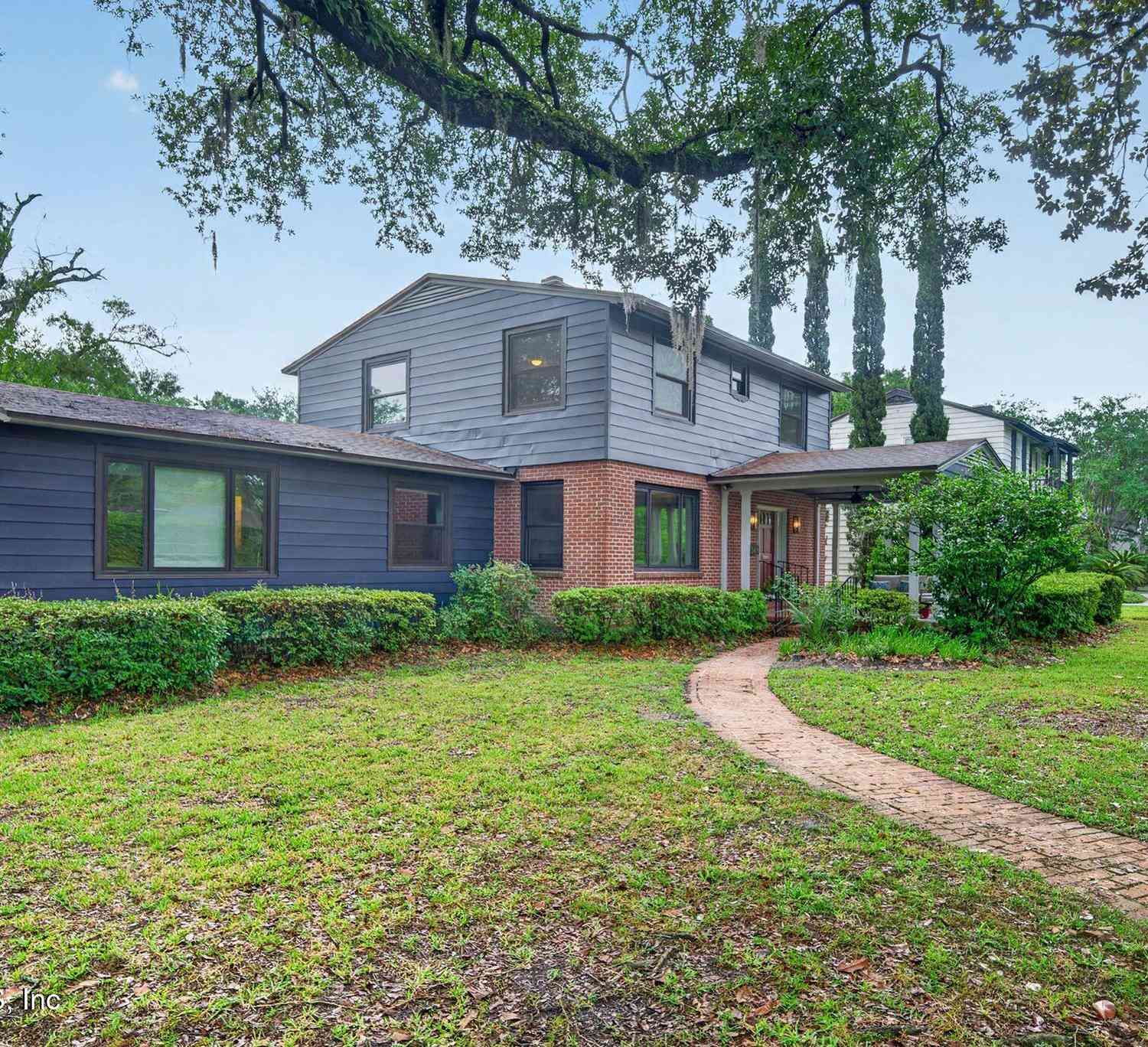 Homes For Sale - 2405 Pineridge Road<br/> Jacksonville, FL 32207