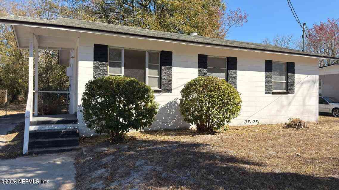 Homes For Sale - 5627 Belafonte Drive<br/> Jacksonville, FL 32209