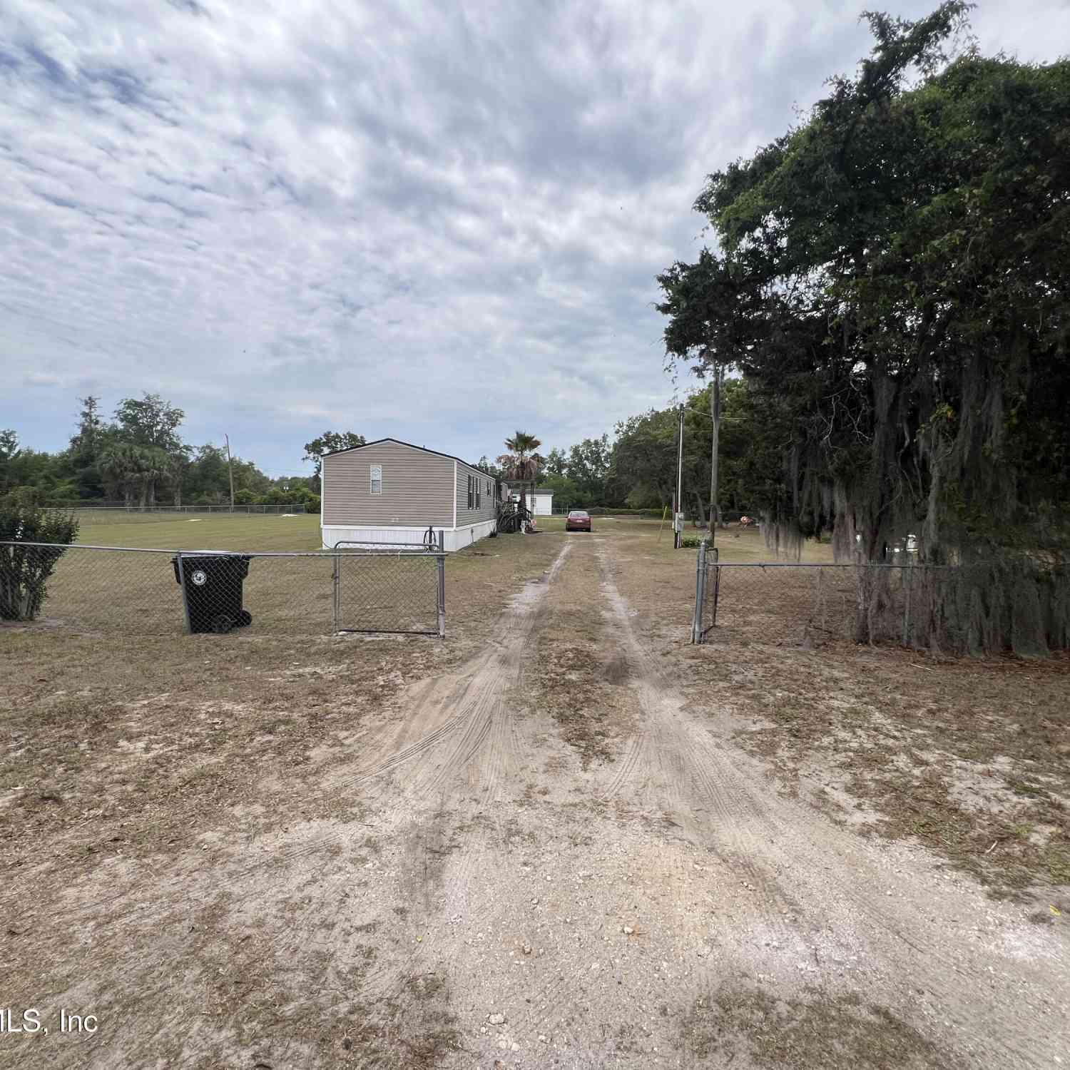 Mobile Home For Sale - 387 Parkridge Avenue<br/> Clay County, Orange Park, FL 32065