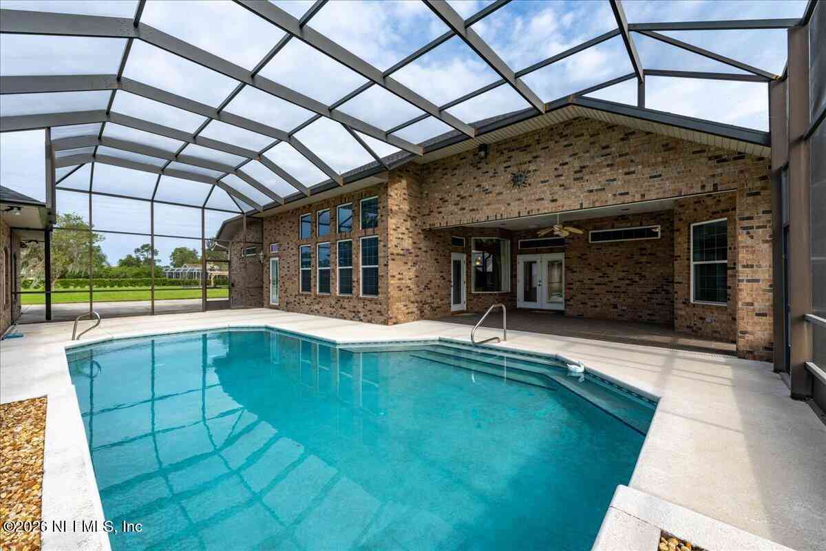 Homes For Sale - 235 Crystal Cove Drive<br/> Putnam County, Palatka, FL 32177