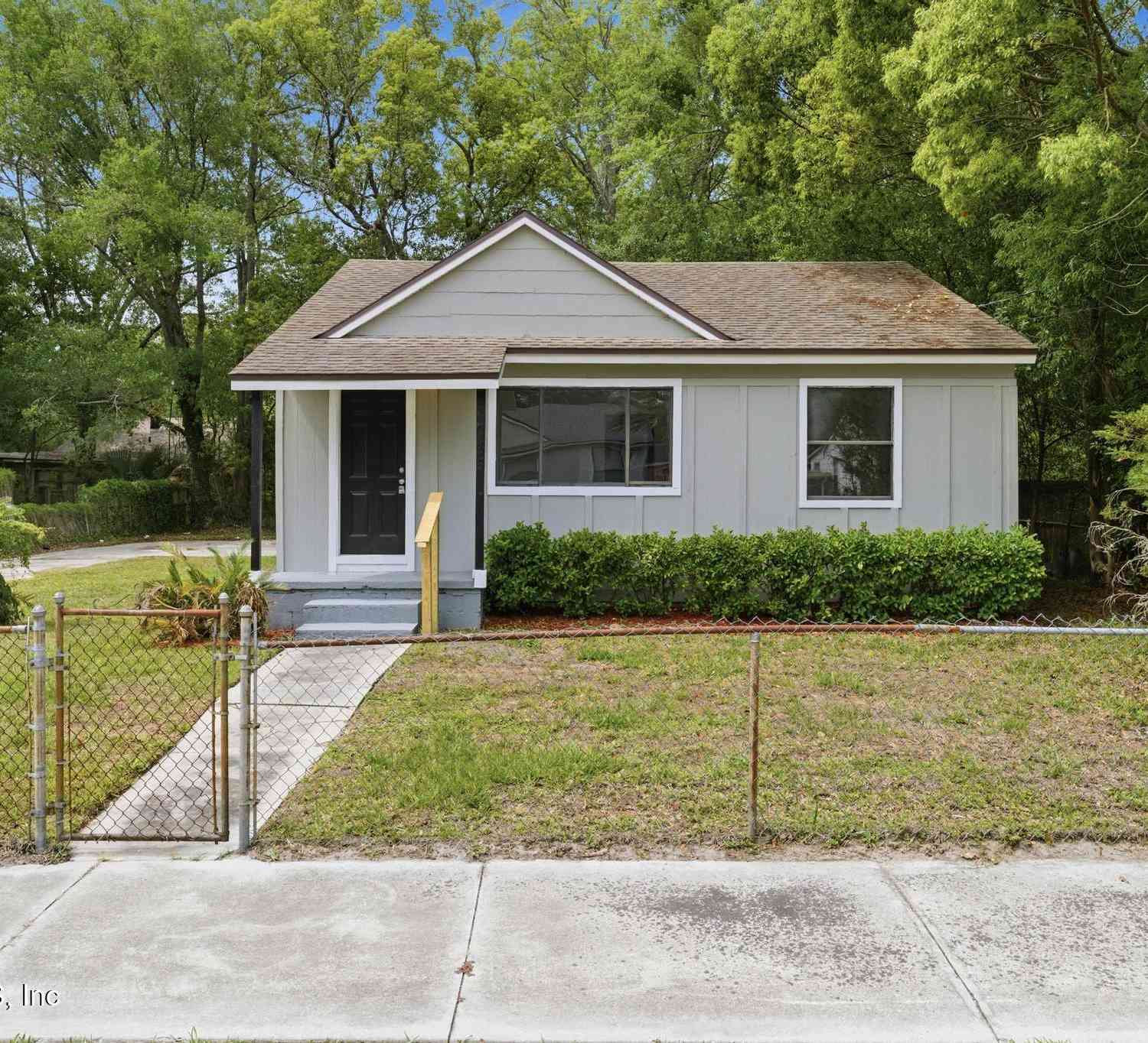 Homes For Rent - 3055 2nd St Circle<br/> Jacksonville, FL 32254