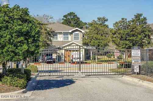 Townhouse For Rent - 8550 Argyle Business Loop #302<br/> Jacksonville, FL 32244