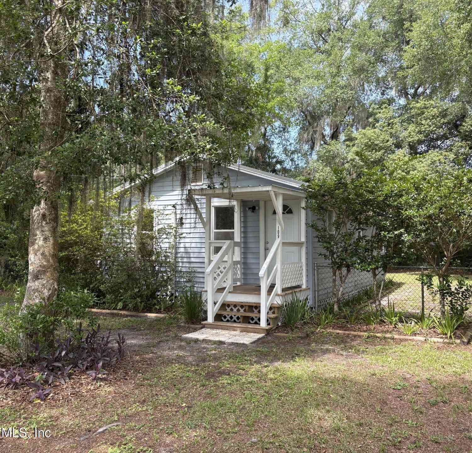 Homes For Sale - 109 Gaskin Road<br/> Putnam County, Palatka, FL 32177