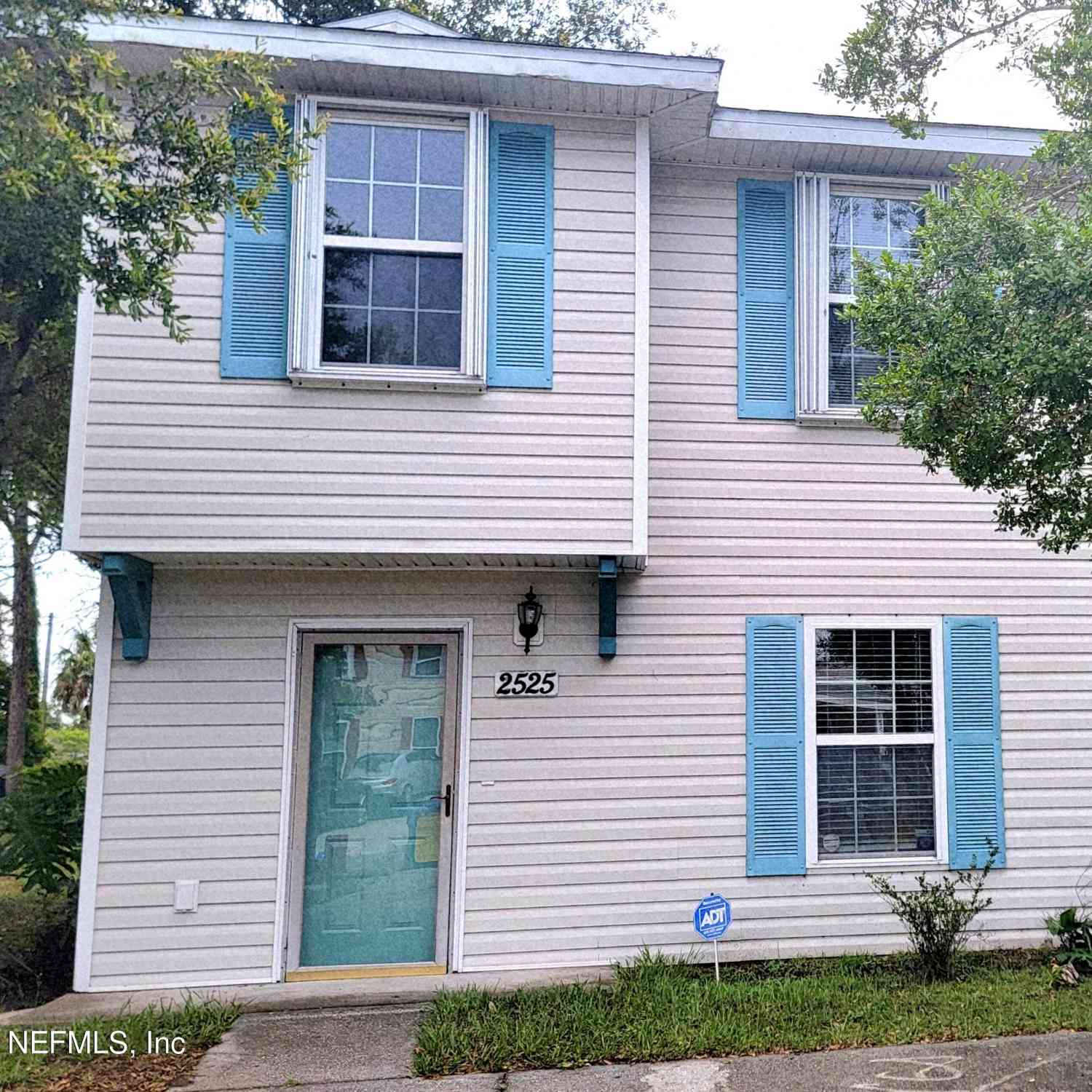 Townhouse For Sale - 2525 Haywood Estates Lane<br/> Jacksonville, FL 32233