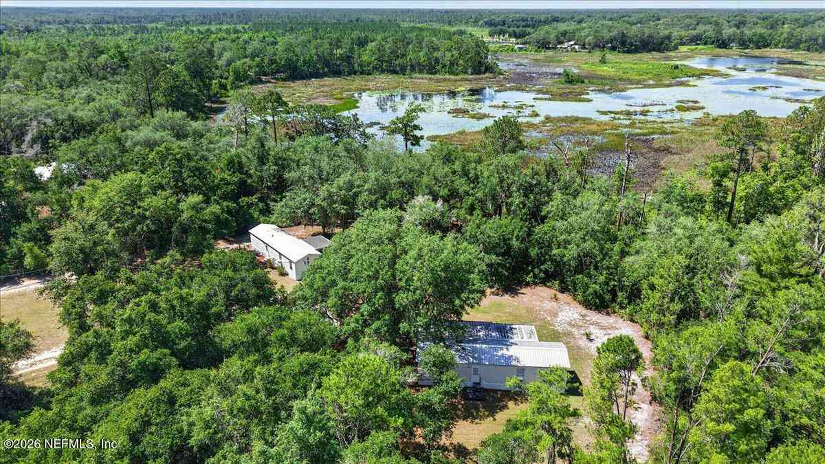Mobile Home For Sale - 101 Diamond Lake Drive<br/> Putnam County, Crescent City, FL 32112