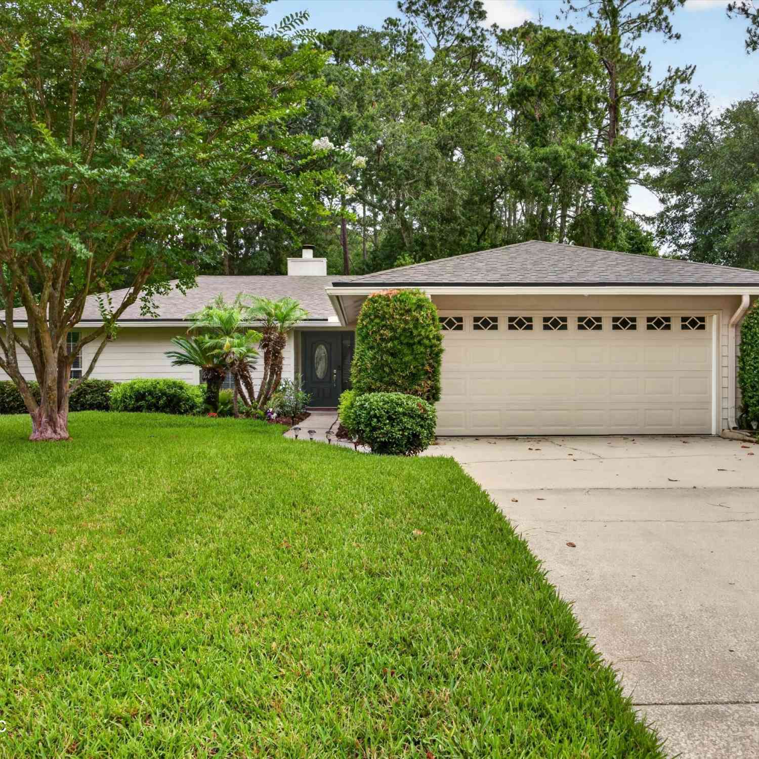 Homes For Sale - 3955 Cedar Cove Lane<br/> Jacksonville, FL 32257