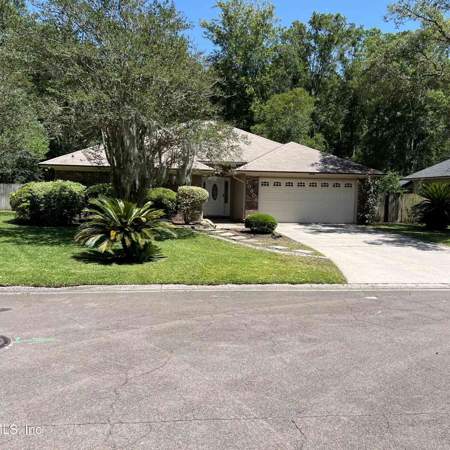 Homes For Sale - 10308 Hearthside Drive<br/> Jacksonville, FL 32221