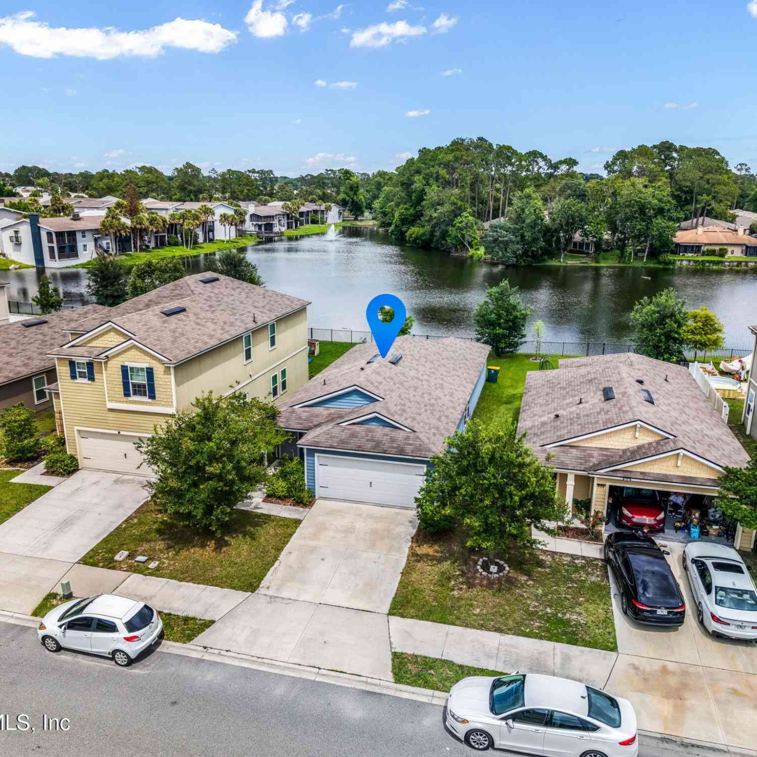 Homes For Sale - 8342 Meadow Walk Lane<br/> Jacksonville, FL 32256