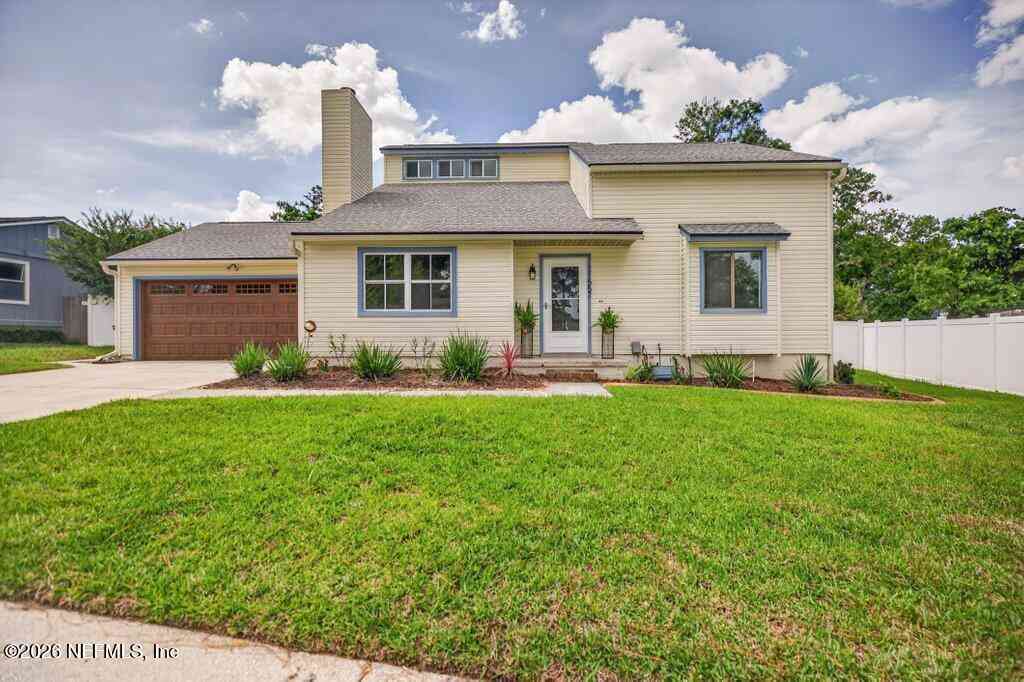 Homes For Sale - 11557 Broad Leaf Drive<br/> Jacksonville, FL 32225