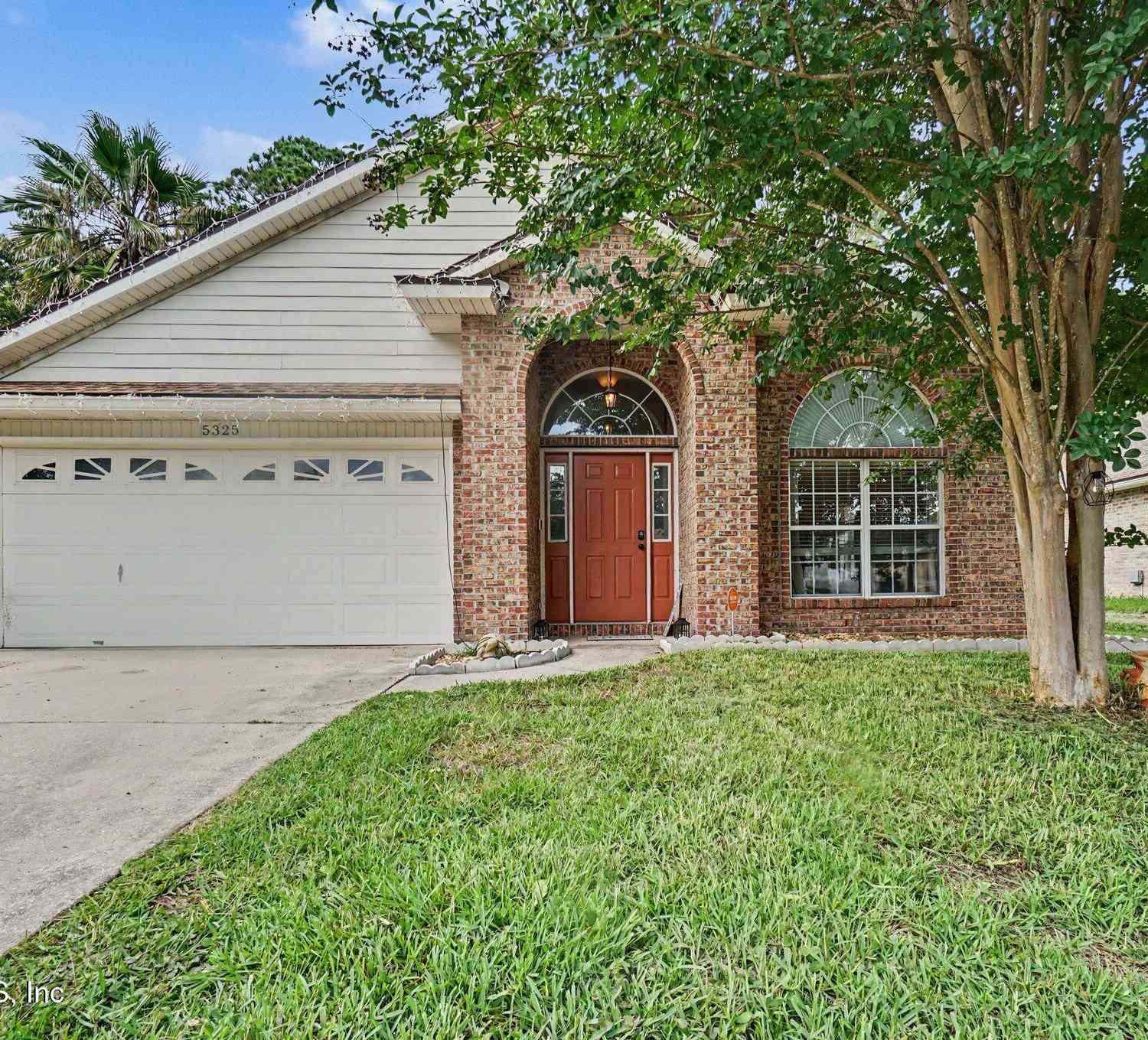 Homes For Sale - 5325 Lake Gardens Lane<br/> Jacksonville, FL 32258