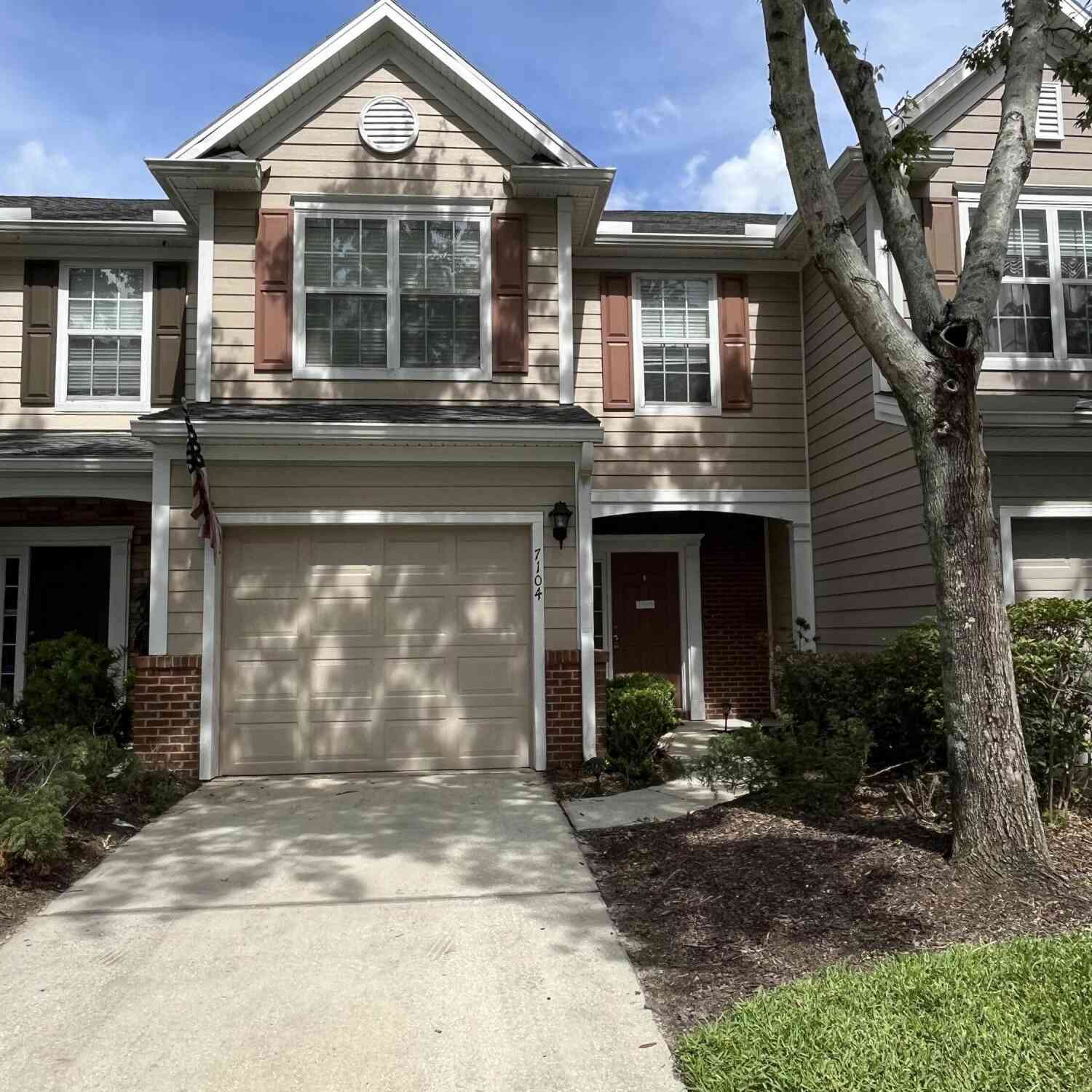 Homes For Rent - 7104 Stonelion Circle<br/> Jacksonville, FL 32256