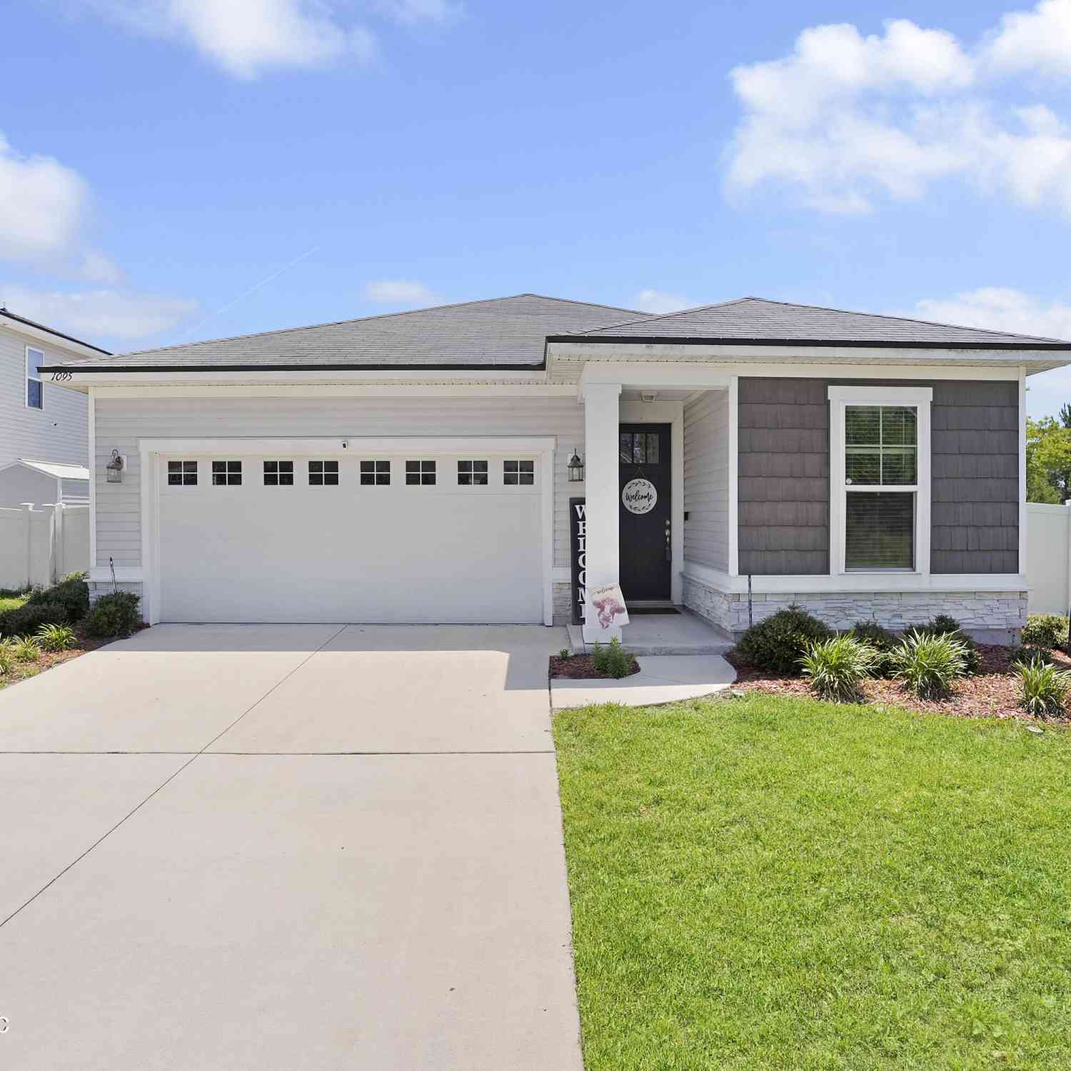 Homes For Sale - 1095 Persimmon Drive<br/> Middleburg, FL 32068