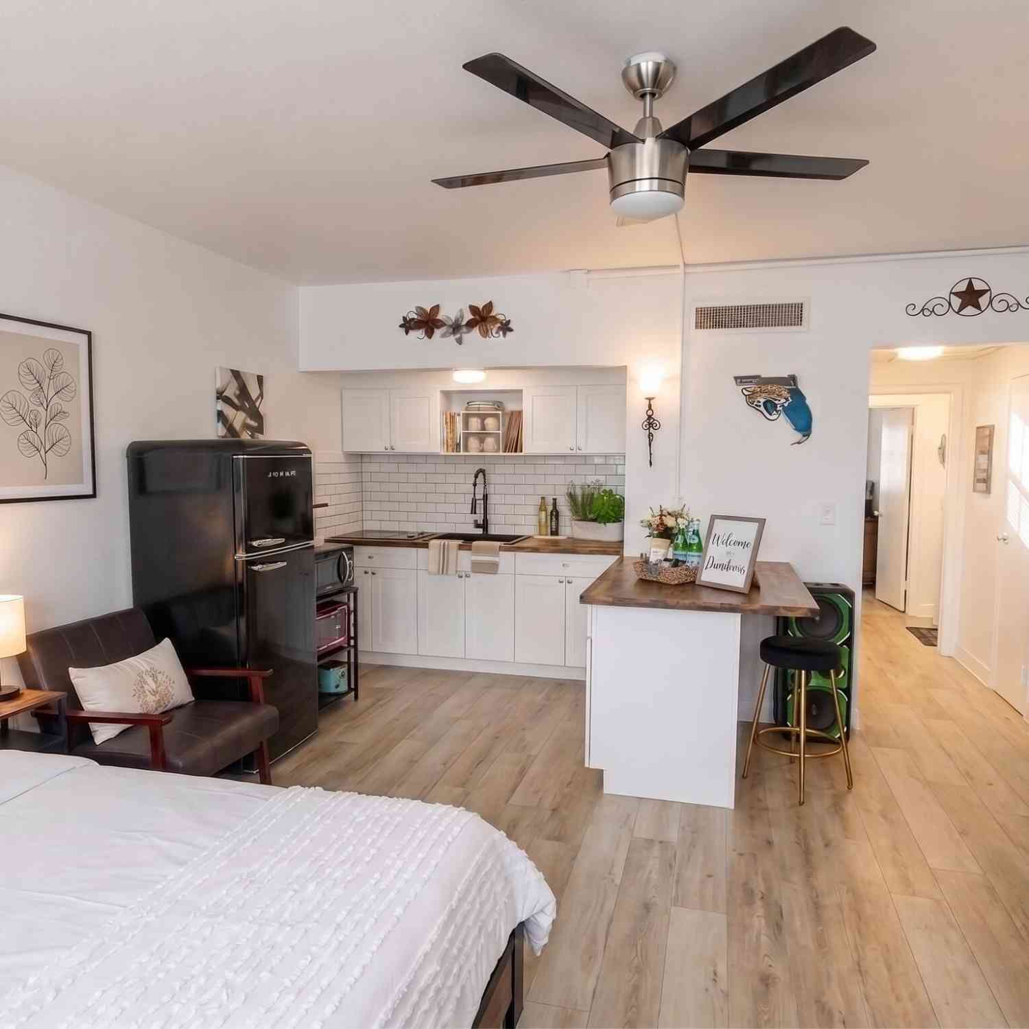 Condo For Sale - 311 W Ashley Street #701 AB<br/> Jacksonville, FL 32202