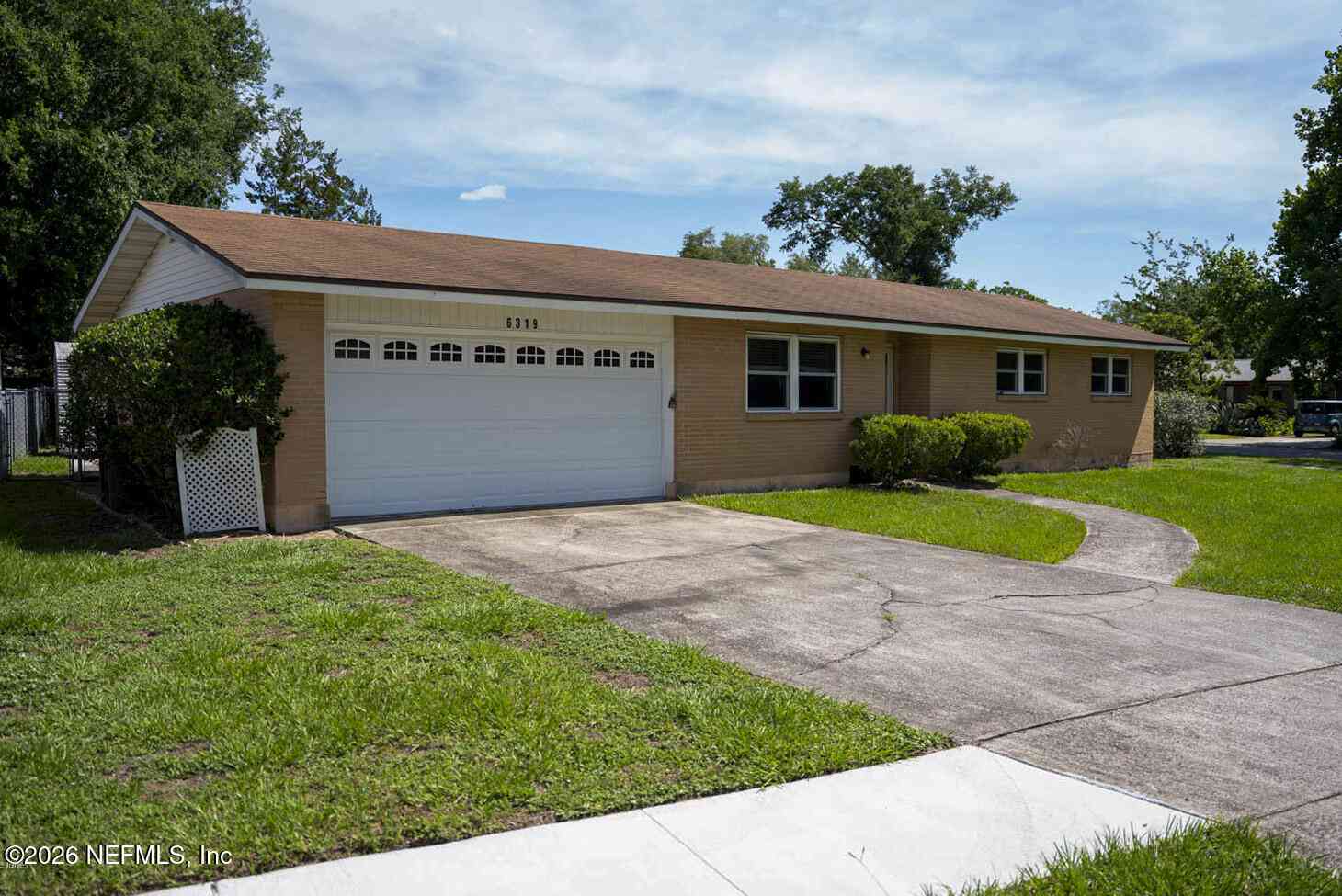 Homes For Sale - 6319 Raw Hyde Trail<br/> Jacksonville, FL 32210