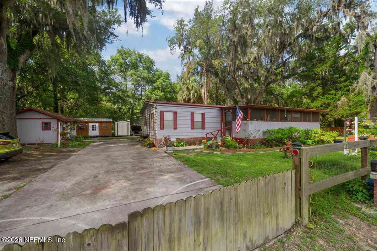 Mobile Home For Sale - 3429 Balsam Street<br/> Palatka, FL 32177
