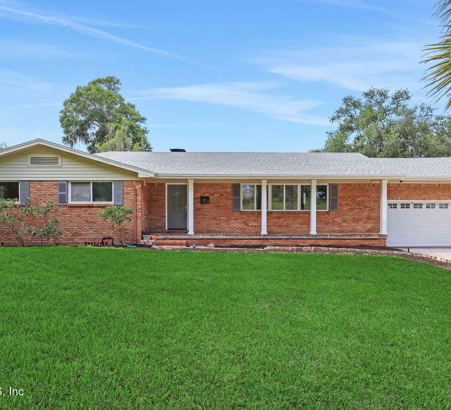 Homes For Sale - 10121 Lakeview Road<br/> Jacksonville, FL 32225
