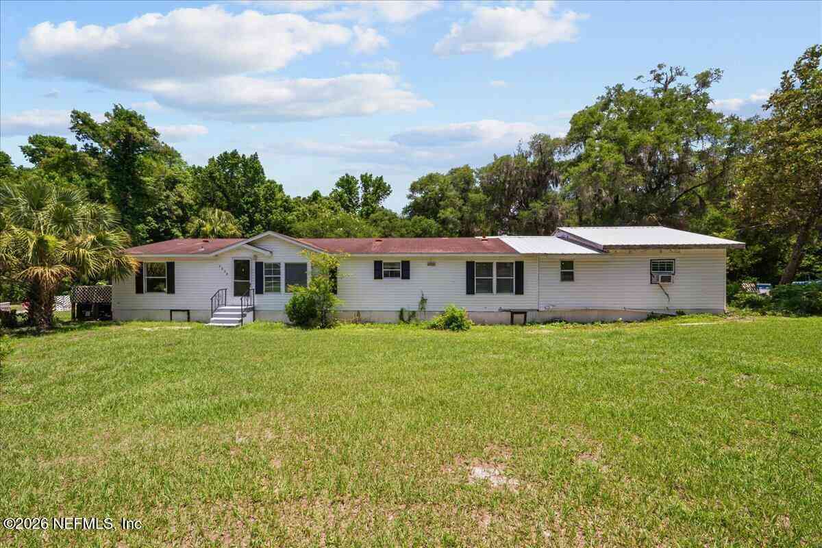 Mobile Home For Sale - 4065 Silver Lake Drive<br/> Palatka, FL 32177