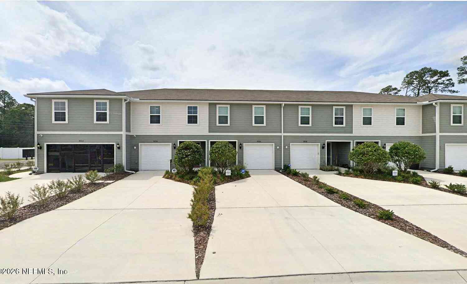 Townhouse For Sale - 10124 Deep Pine Court<br/> Duval County, Jacksonville, FL 32221