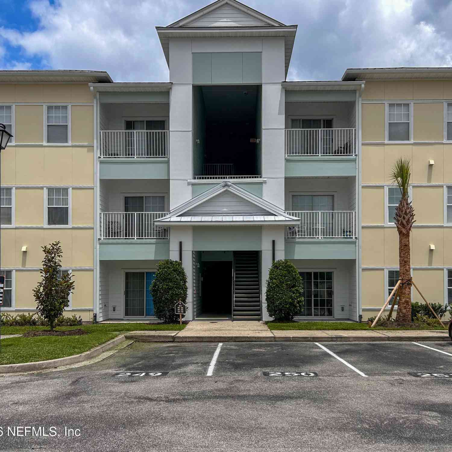Condo For Rent - 8215 Green Parrot Road #103<br/> Jacksonville, FL 32256