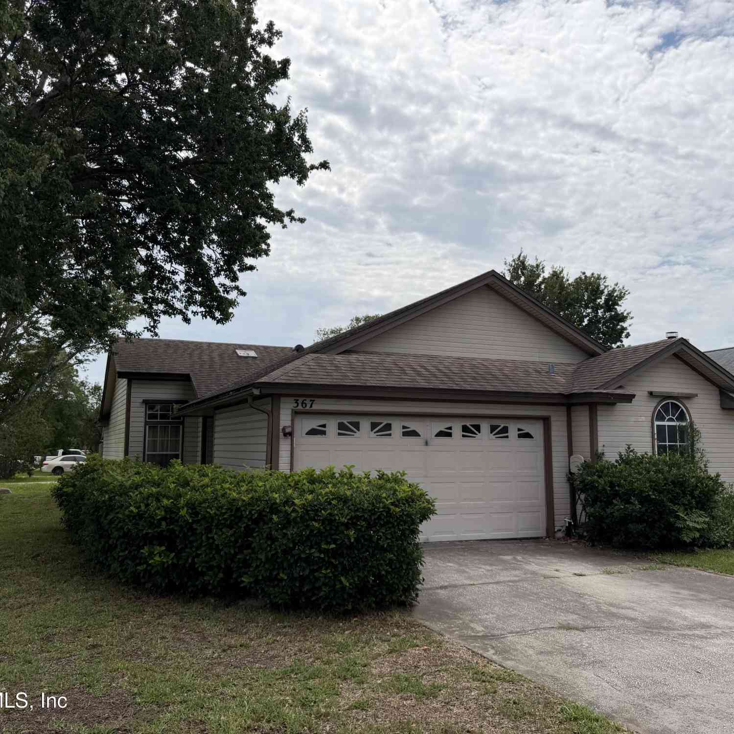 Homes For Sale - 367 Full Moon Trail<br/> Jacksonville, FL 32225