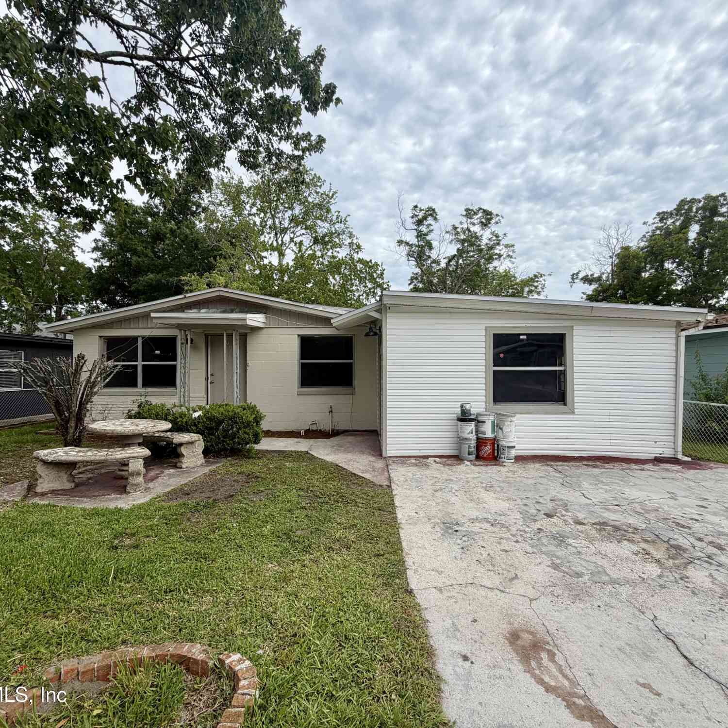 Homes For Sale - 1980 W 3rd Street<br/> Jacksonville, FL 32209
