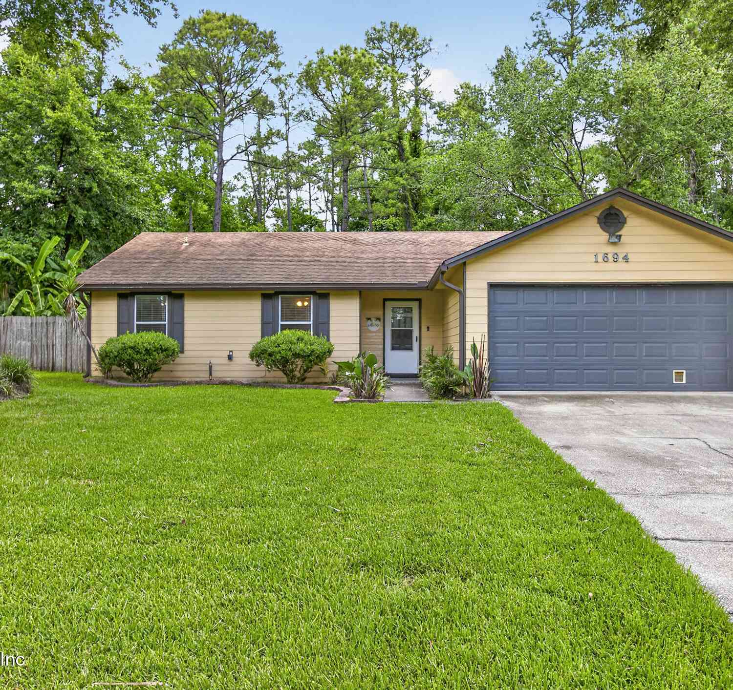 Homes For Sale - 1694 Sandy Hollow Loop<br/> Middleburg, FL 32068