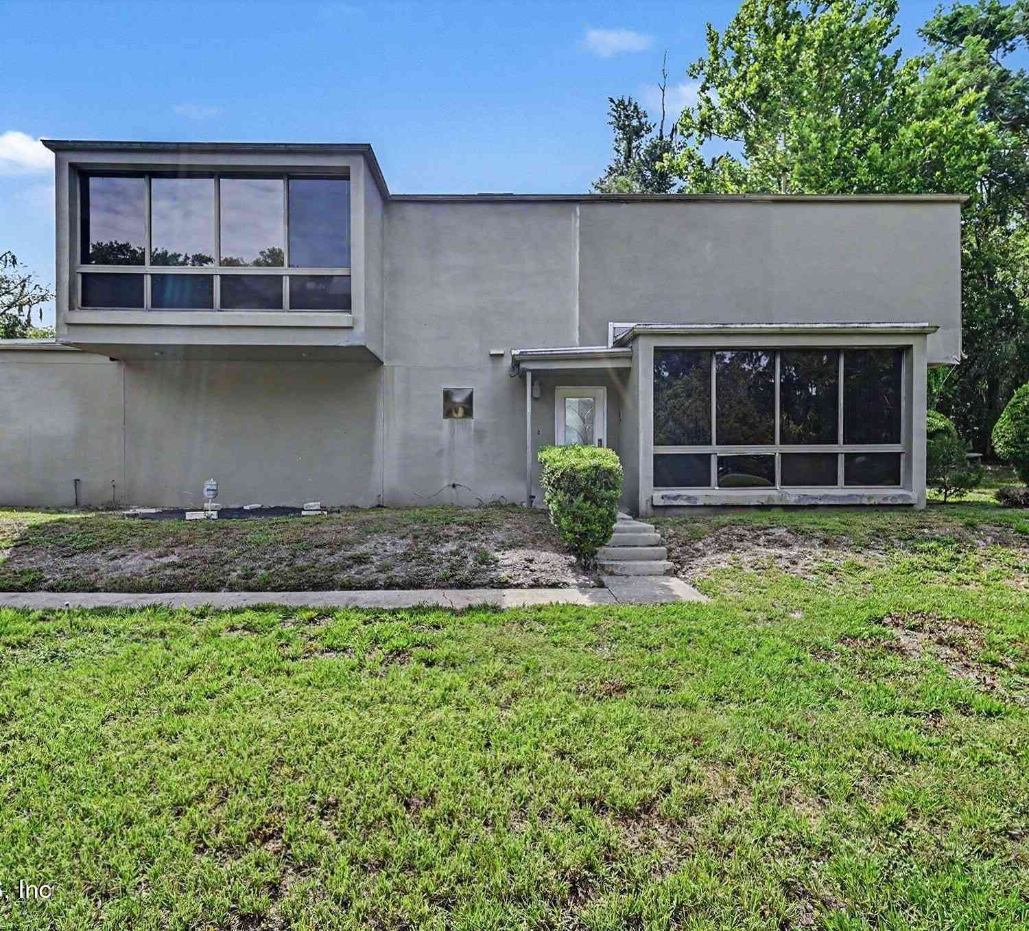 Homes For Sale - 633 S Delaware Avenue<br/> DeLand, FL 32720
