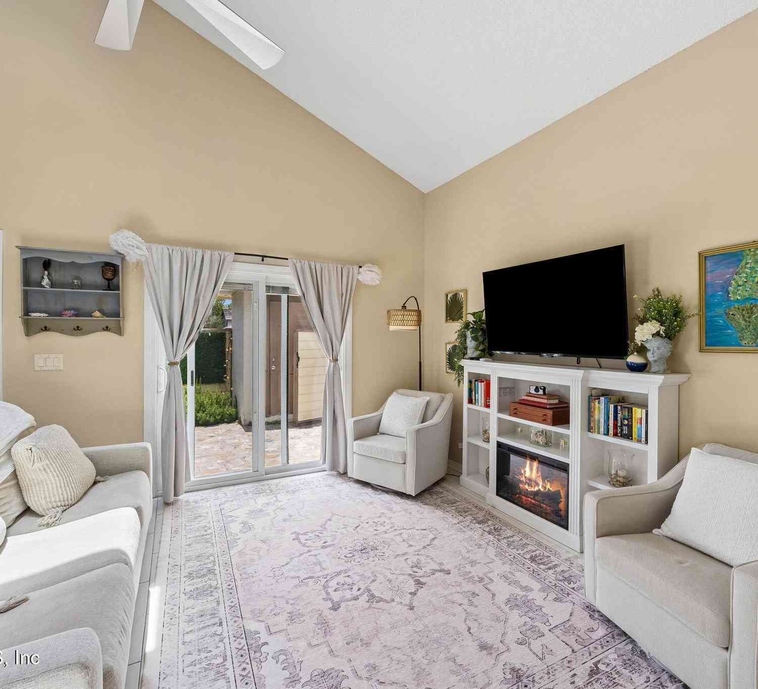 Condo For Rent - 2201 E Challenger Court #2201<br/> Duval County, Jacksonville, FL 32233