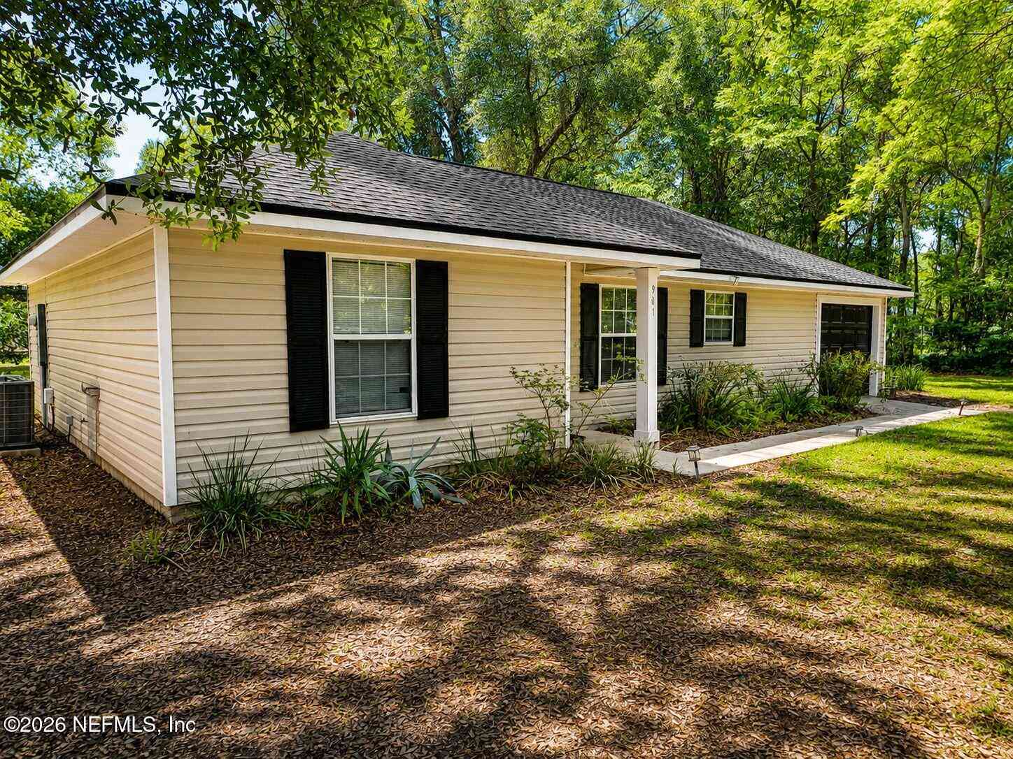 Homes For Sale - 901 SW Pecan Street<br/> Keystone Heights, FL 32656
