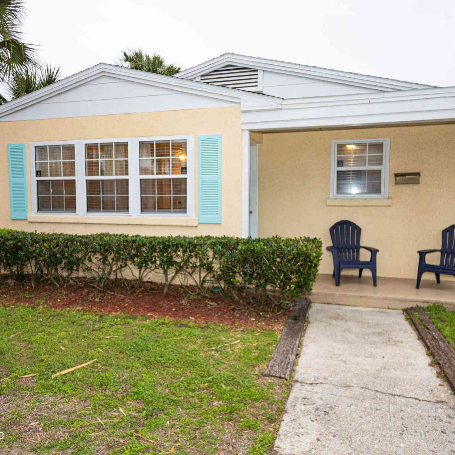 Homes For Sale - 218 4th Avenue<br/> Jacksonville Beach, FL 32250
