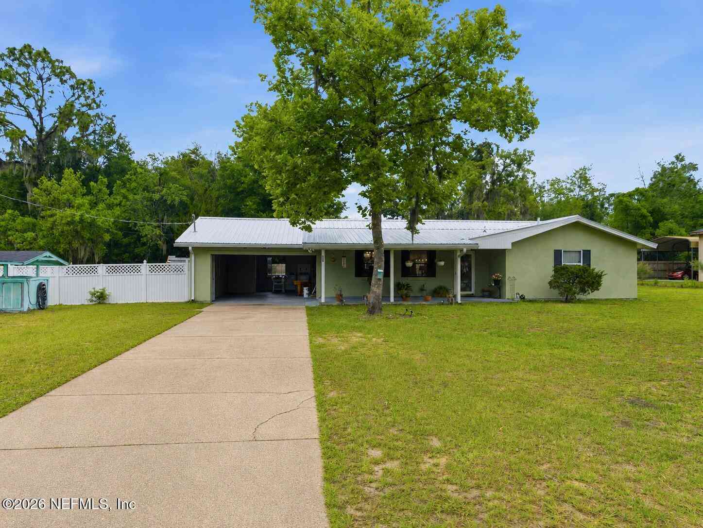 Homes For Sale - 334 7th Way<br/> Interlachen, FL 32148