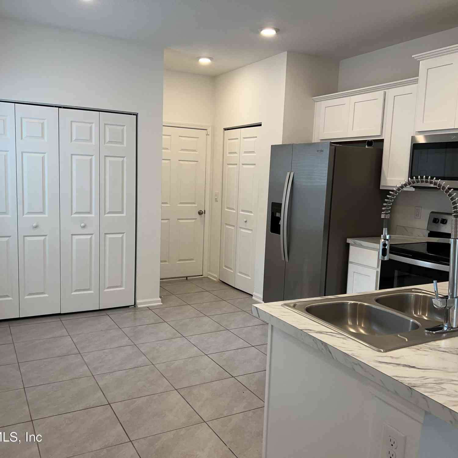 Townhouse For Rent - 4021 Haymon Avenue<br/> Jacksonville, FL 32220