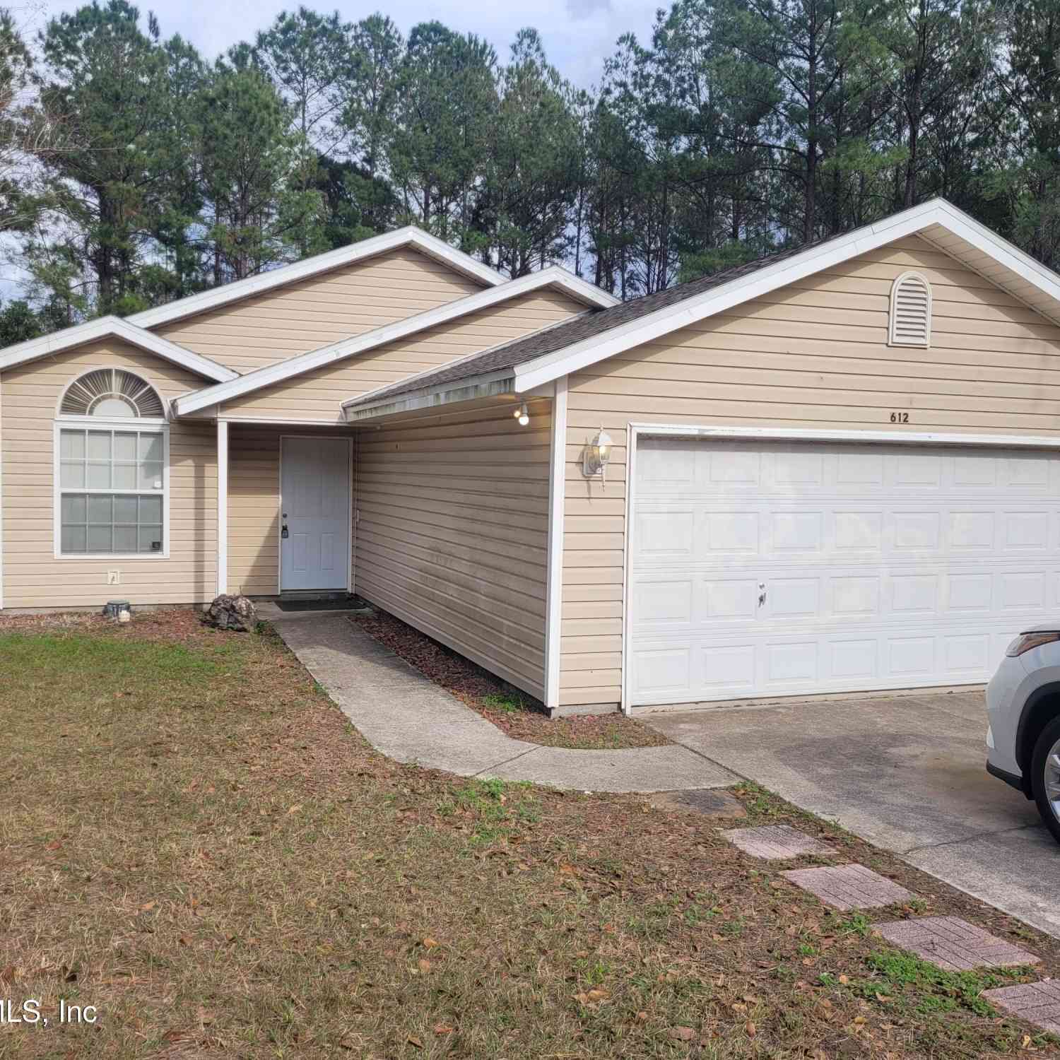 Homes For Sale - 612 S Vermont Avenue<br/> Green Cove Springs, FL 32043
