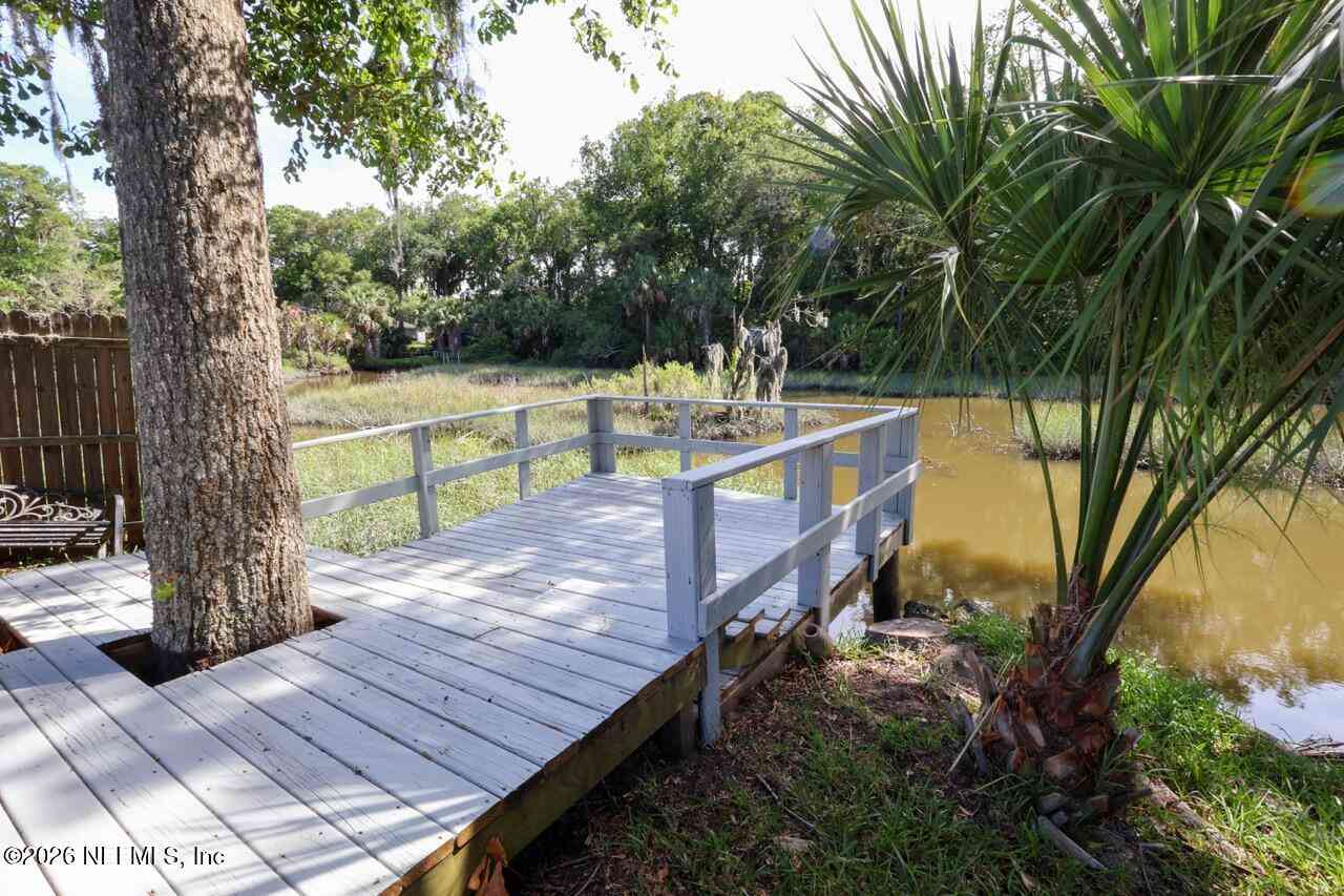 Homes For Sale - 2140 Featherwood Drive<br/> Duval County, Jacksonville, FL 32233