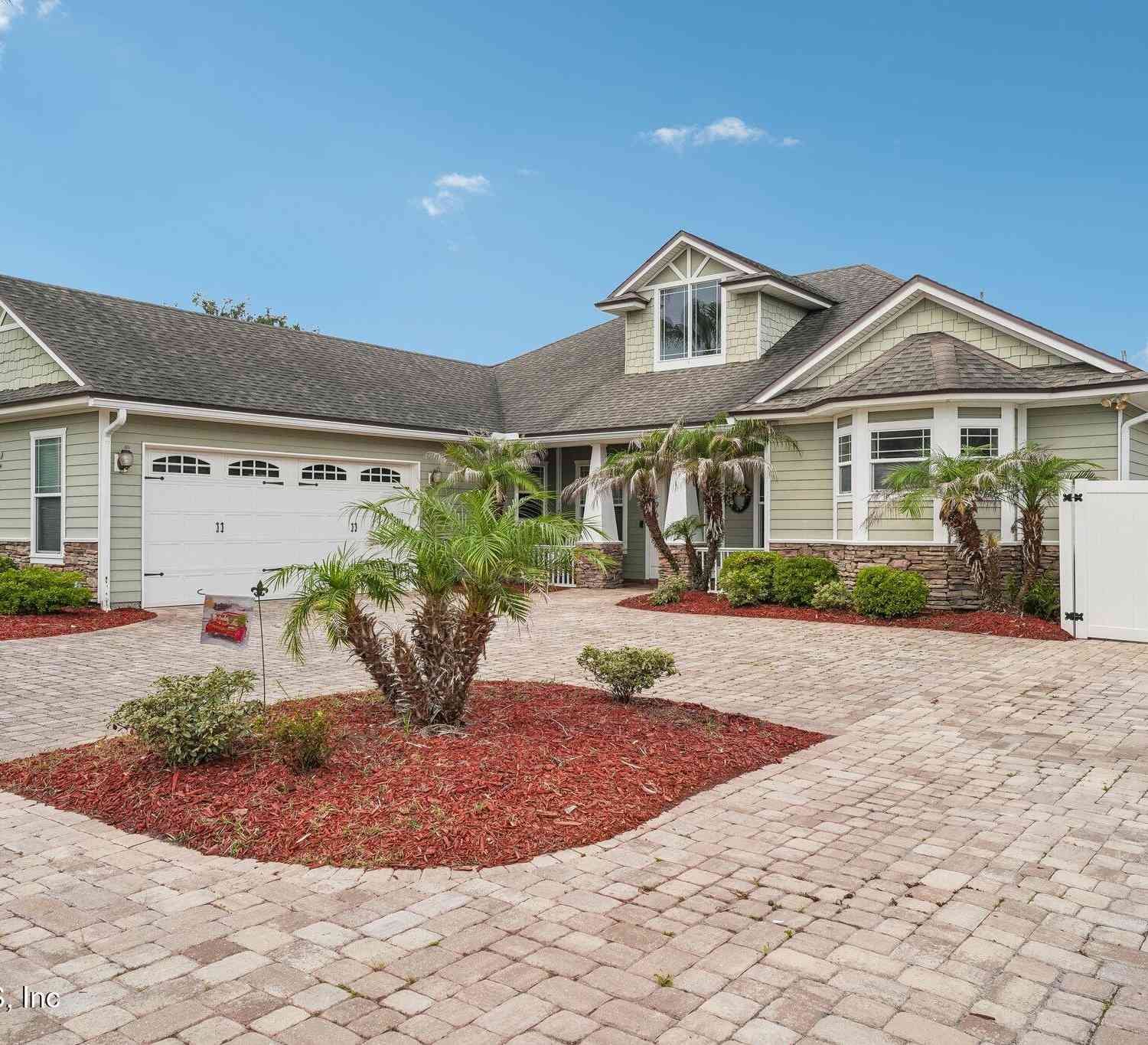 Homes For Sale - 1968 Lakeshore Drive<br/> FlemingKey, FL 32003