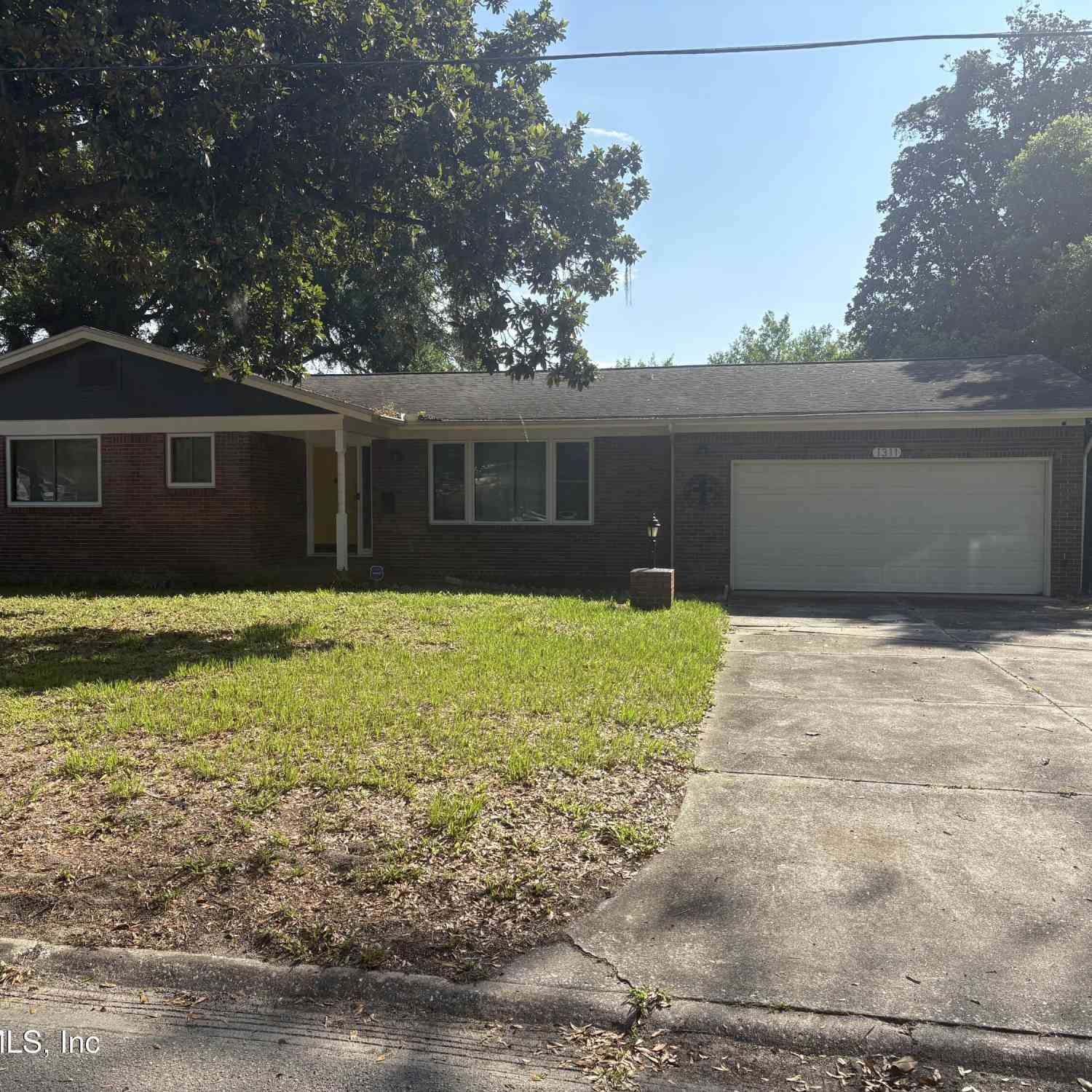 Homes For Sale - 1311 Granvdiew Drive<br/> Jacksonville, FL 32211