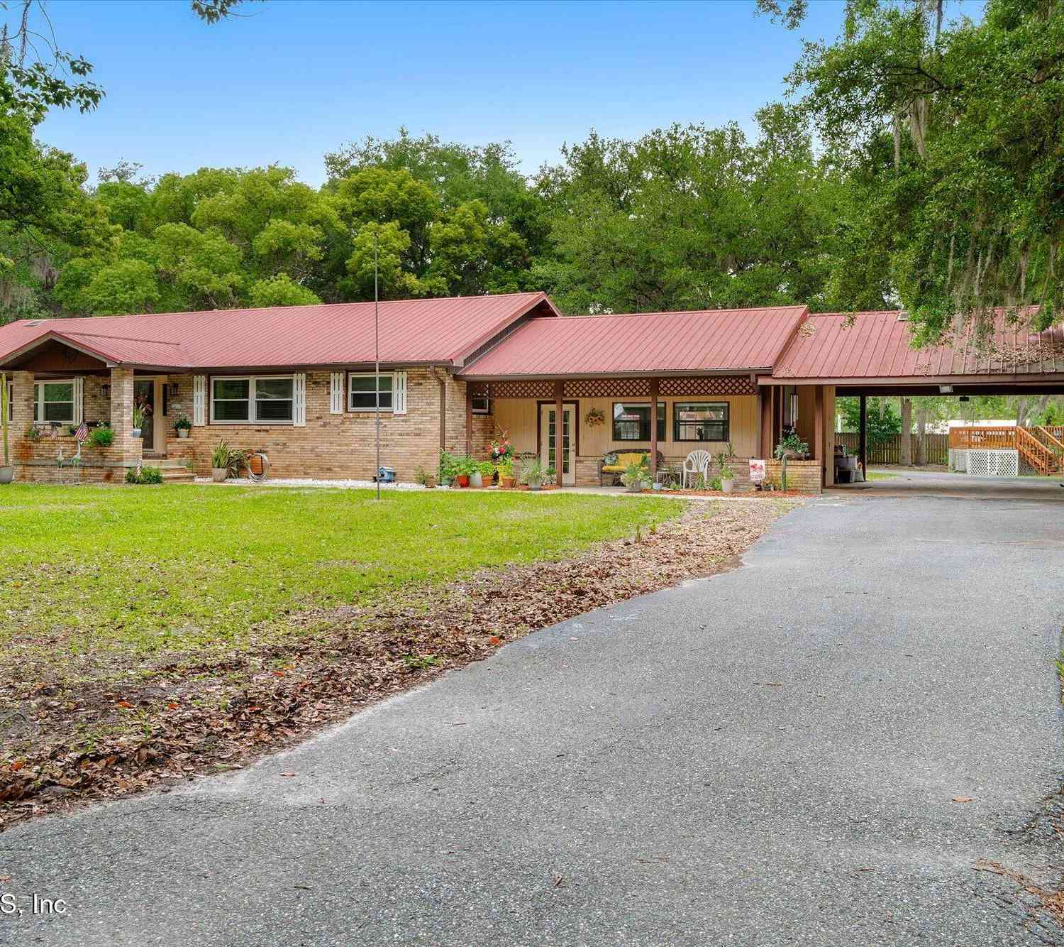 Homes For Sale - 500 Walnut Street<br/> Welaka, FL 32193
